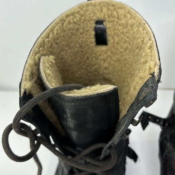 UGG Lyric Lace Up Leather Boots black size 7 These boots have a hard sole - Picture 4 of 15